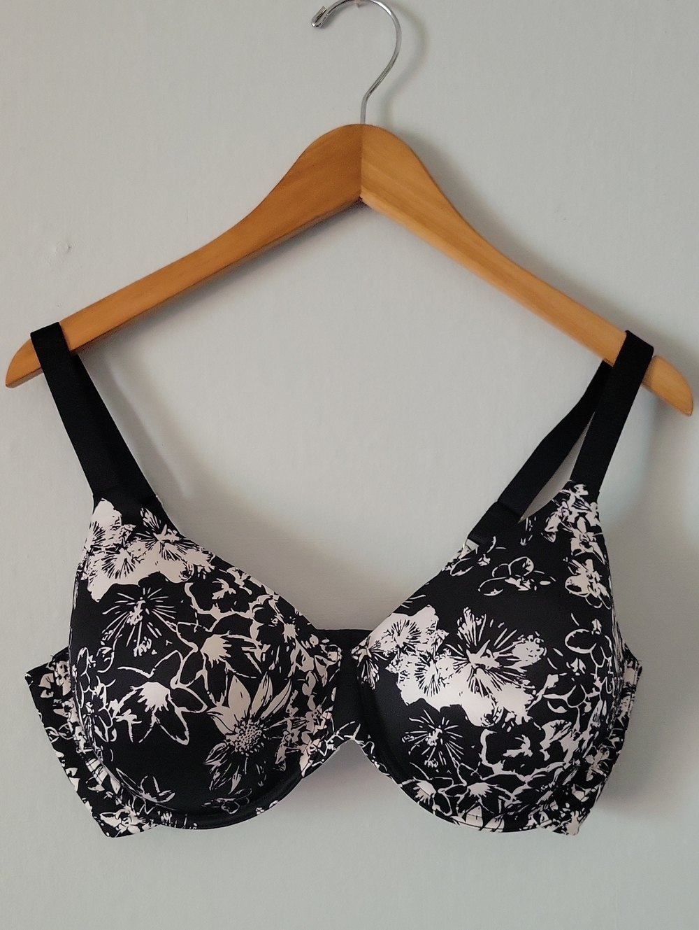 Lilyette Black & White Floral Bra with Underwire Size 38DD